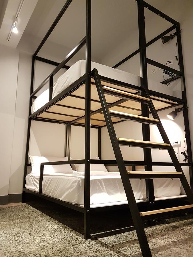 World Inn 窩二樓小客棧民宿 Хуалянь Экстерьер фото
