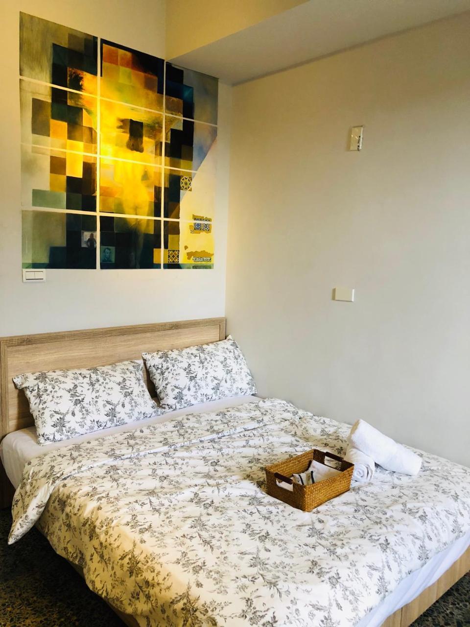 World Inn 窩二樓小客棧民宿 Хуалянь Экстерьер фото